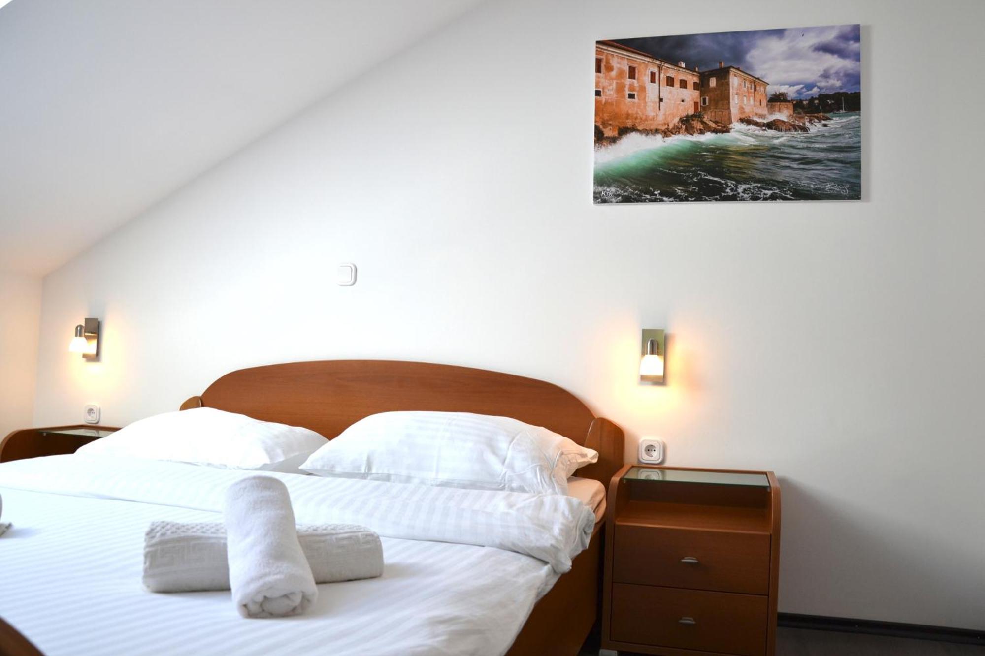 Apartments Monika Bed & Breakfast 1&4 푸나트 외부 사진